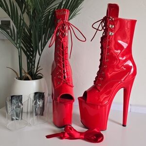 NWOB Hella Heels Lipkit Cherry Pie Open Toe Boot 8" Heel w Clear Protectors